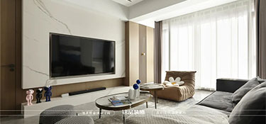 131㎡三居室現(xiàn)代簡約的婚房裝修案例