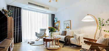 金色錢塘95㎡北歐風(fēng)格小三房，大量原木設(shè)計(jì)搭配綠植點(diǎn)綴，營造充滿生機(jī)感的氛圍