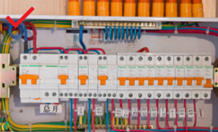 配電箱配置接線(xiàn)不規(guī)范