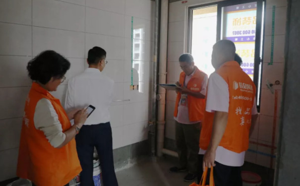 銘品董事長(zhǎng)張一良先生工地巡查