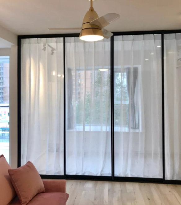 絲綢天鵝絨的窗簾 絲綢天鵝絨的窗簾