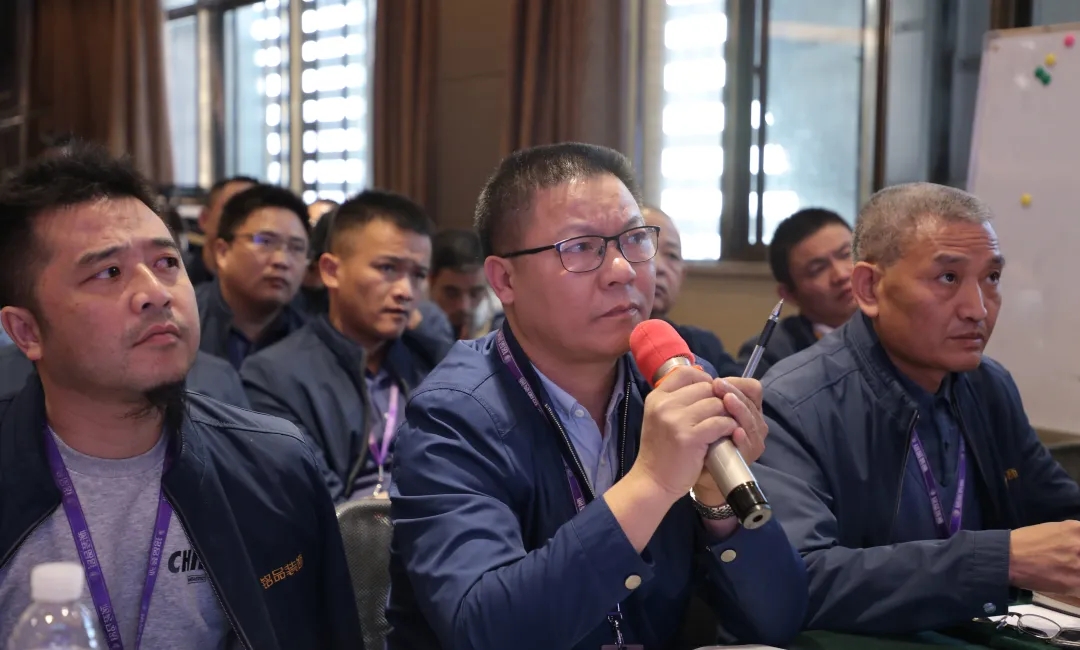 項(xiàng)目經(jīng)理參與話題積極討論