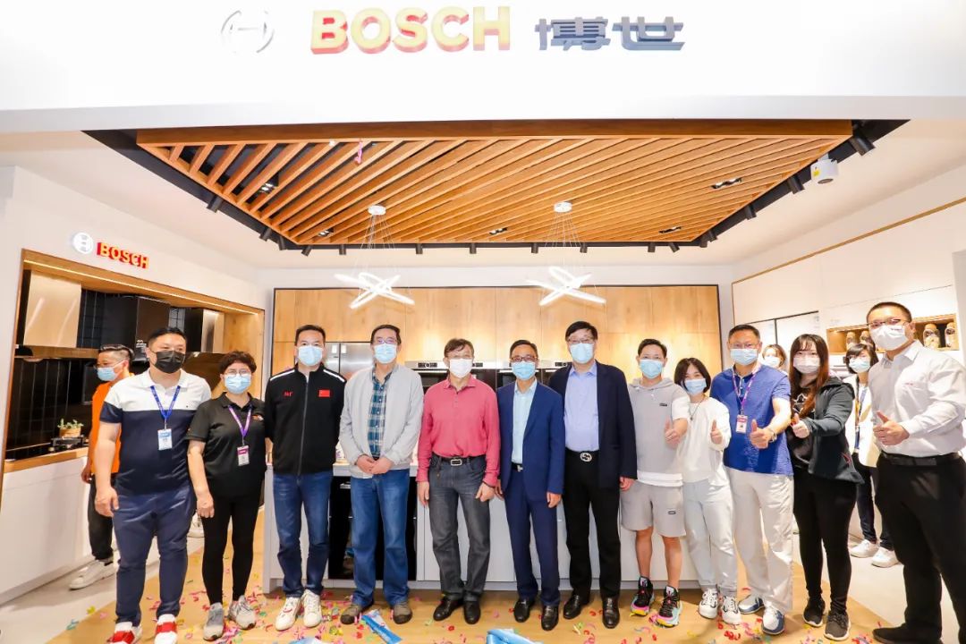 剪彩時(shí)刻 見(jiàn)證品牌服務(wù)全面升級(jí)