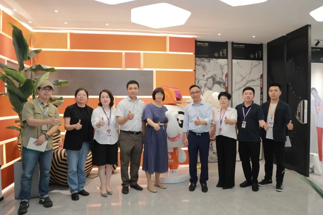 浙江建設(shè)技師學(xué)院副院長干杏芬一行蒞臨銘品裝飾參觀指導(dǎo)