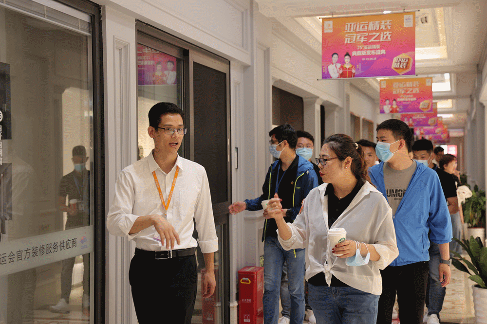 熱烈歡迎我愛我家千店店長蒞臨銘品裝飾指導(dǎo)！