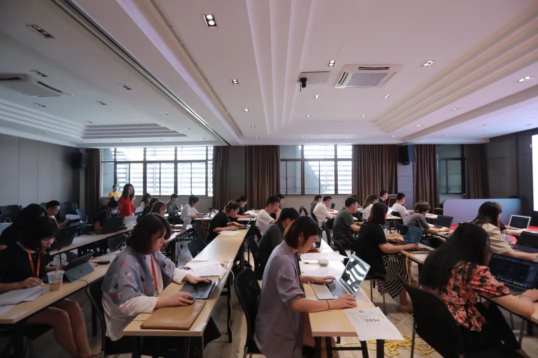  銘品裝飾首批設(shè)計(jì)師職業(yè)技能等級(jí)自主認(rèn)定工作圓滿(mǎn)收官