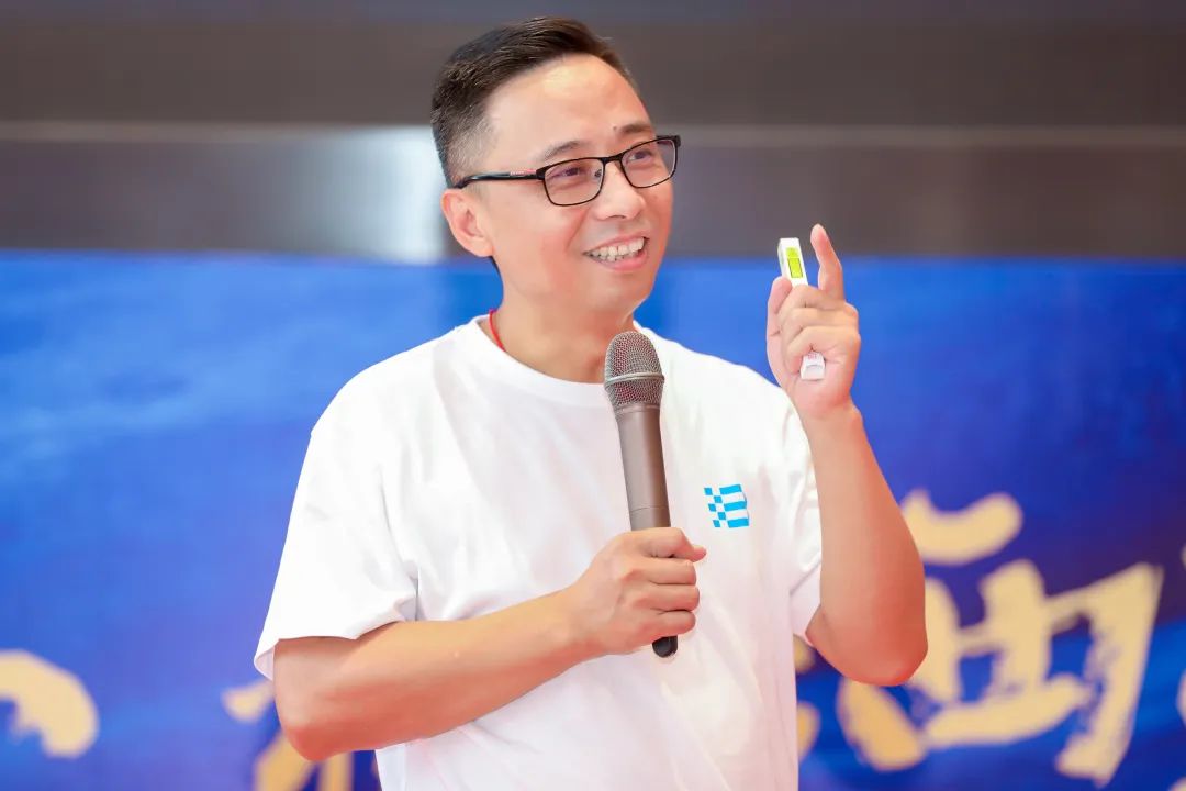 長江商學(xué)院E383班張一良同學(xué)